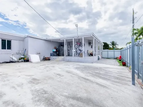 201 E 44th Street Hialeah FL 33013