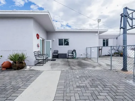201 E 44th Street Hialeah FL 33013