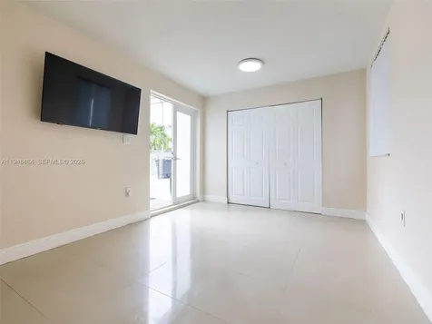 201 E 44th Street Hialeah FL 33013