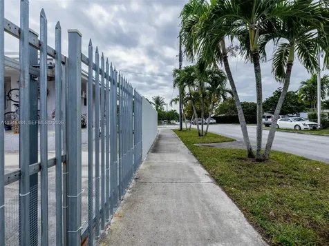 201 E 44th Street Hialeah FL 33013