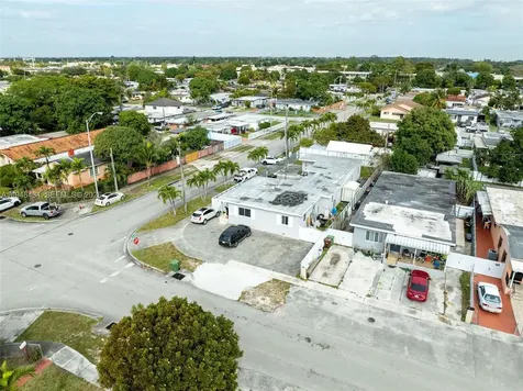 201 E 44th Street Hialeah FL 33013