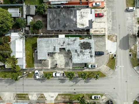 201 E 44th Street Hialeah FL 33013