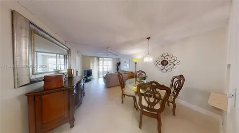 2800 W Sunrise Lakes Drive Sunrise FL 33322