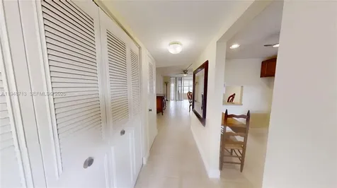 2800 W Sunrise Lakes Drive Sunrise FL 33322