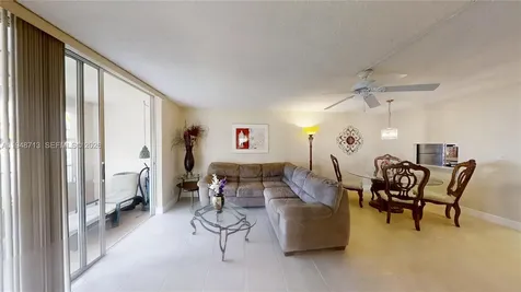 2800 W Sunrise Lakes Drive Sunrise FL 33322