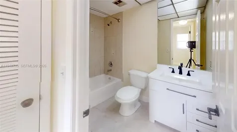 2800 W Sunrise Lakes Drive Sunrise FL 33322