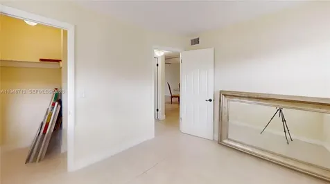 2800 W Sunrise Lakes Drive Sunrise FL 33322