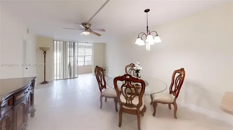 2800 W Sunrise Lakes Drive Sunrise FL 33322