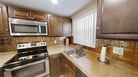 2800 W Sunrise Lakes Drive Sunrise FL 33322