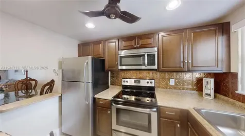 2800 W Sunrise Lakes Drive Sunrise FL 33322