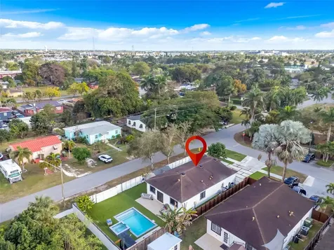 407 NW 9th Court Homestead FL 33030