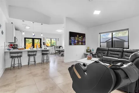 407 NW 9th Court Homestead FL 33030