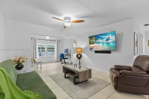 8440 NW 28th Place Sunrise FL 33322