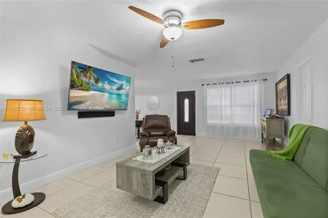 8440 NW 28th Place Sunrise FL 33322