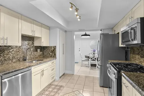 8440 NW 28th Place Sunrise FL 33322