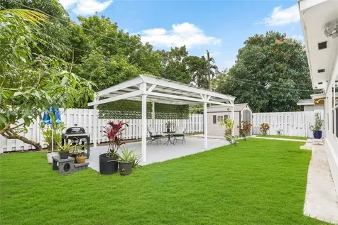 8440 NW 28th Place Sunrise FL 33322