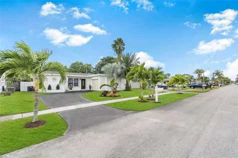 8440 NW 28th Place Sunrise FL 33322