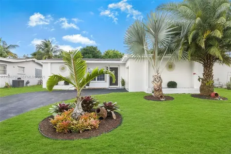 8440 NW 28th Place Sunrise FL 33322