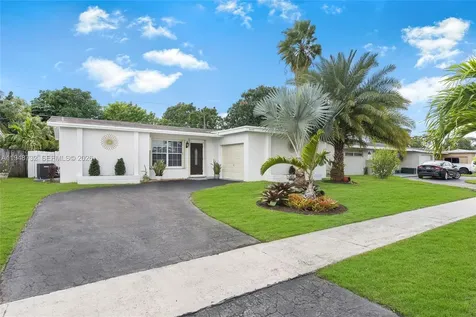8440 NW 28th Place Sunrise FL 33322