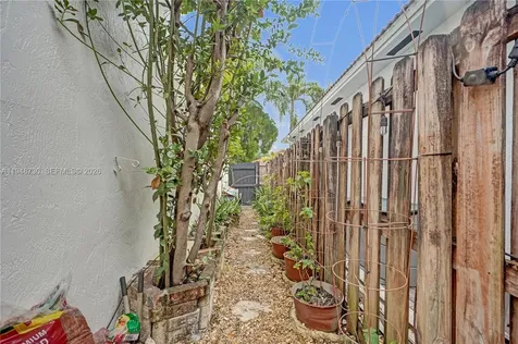 5502 SW 162nd Place Miami FL 33185