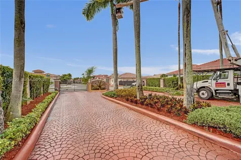 5502 SW 162nd Place Miami FL 33185
