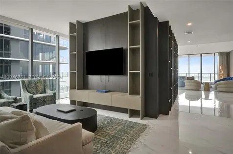 700 NE 24 Miami FL 33137