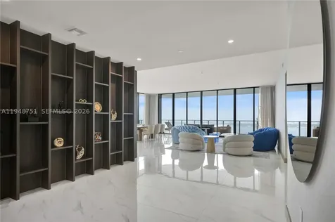 700 NE 24 Miami FL 33137