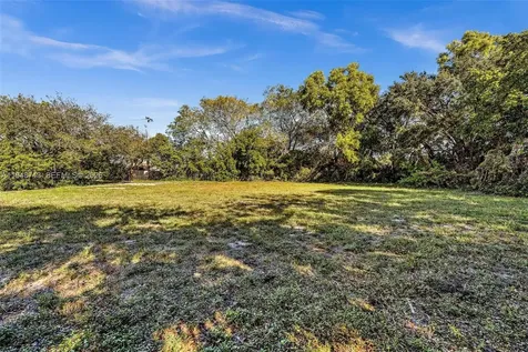 7665 Davie Road Extension Davie FL 33024