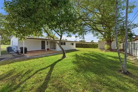 11065 SW 52nd Drive Miami FL 33165