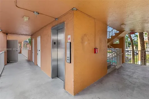 6900 SW 39th Street Davie FL 33314