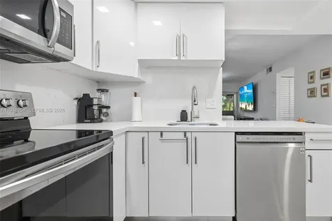 469 N Pine Island Road Plantation FL 33324