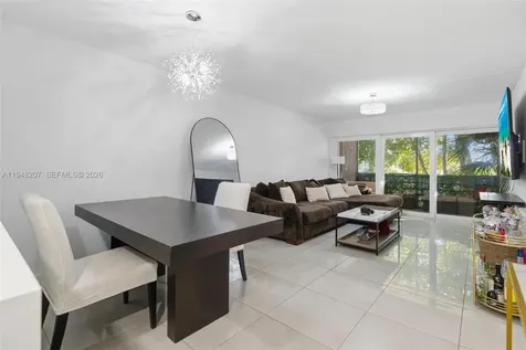 469 N Pine Island Road Plantation FL 33324