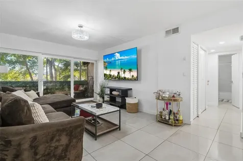 469 N Pine Island Road Plantation FL 33324