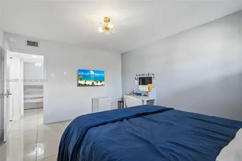 469 N Pine Island Road Plantation FL 33324