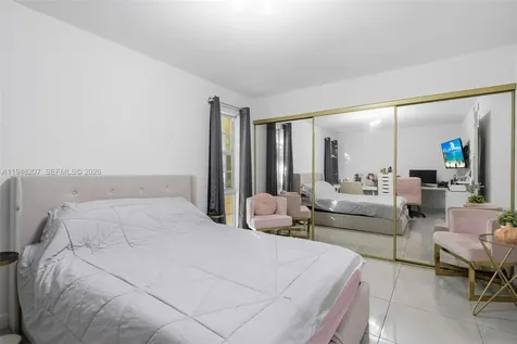 469 N Pine Island Road Plantation FL 33324
