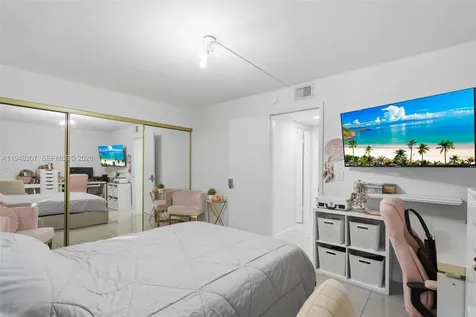 469 N Pine Island Road Plantation FL 33324