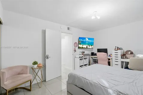469 N Pine Island Road Plantation FL 33324