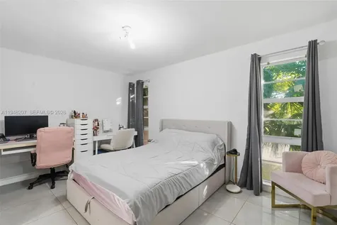 469 N Pine Island Road Plantation FL 33324