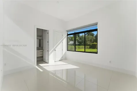 10005 SW 66th Street Miami FL 33173