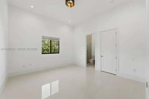 10005 SW 66th Street Miami FL 33173