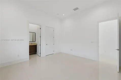 10005 SW 66th Street Miami FL 33173