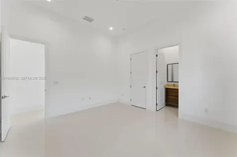10005 SW 66th Street Miami FL 33173