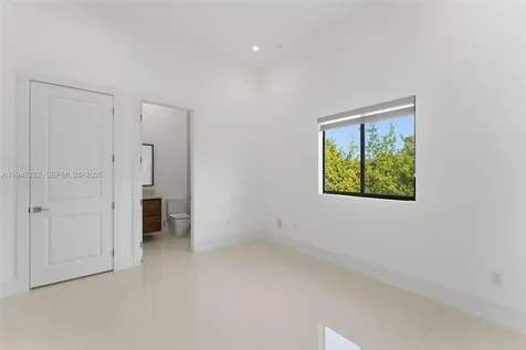 10005 SW 66th Street Miami FL 33173