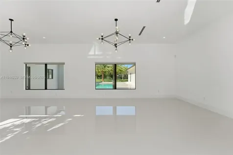 10005 SW 66th Street Miami FL 33173