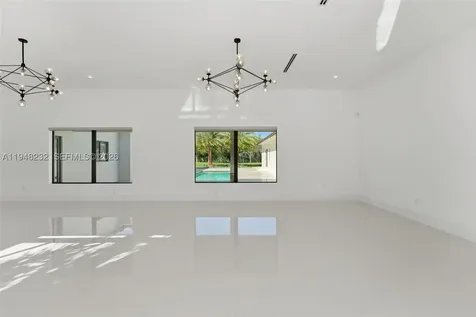 10005 SW 66th Street Miami FL 33173