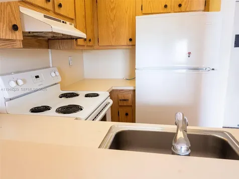 1035 West Avenue Miami Beach FL 33139