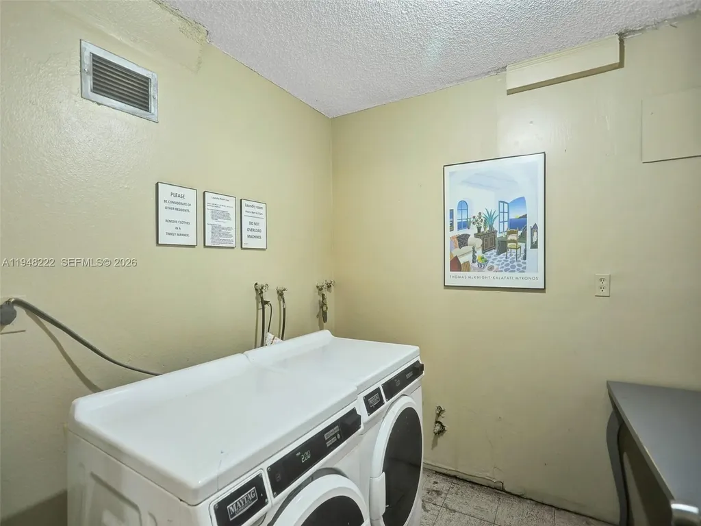 2771 Taft Street Hollywood FL 33020