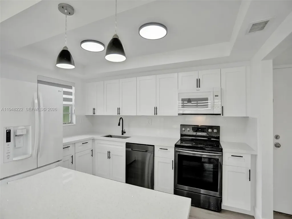 2771 Taft Street Hollywood FL 33020