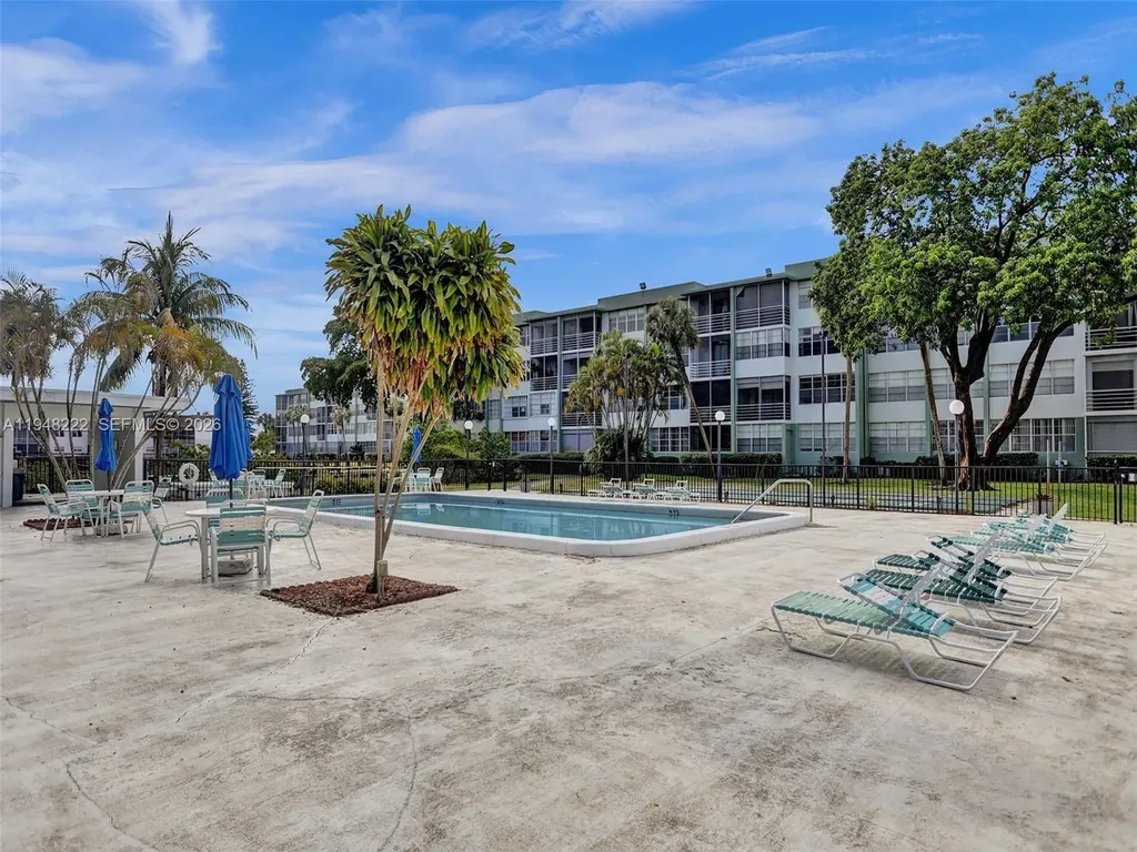 2771 Taft Street Hollywood FL 33020