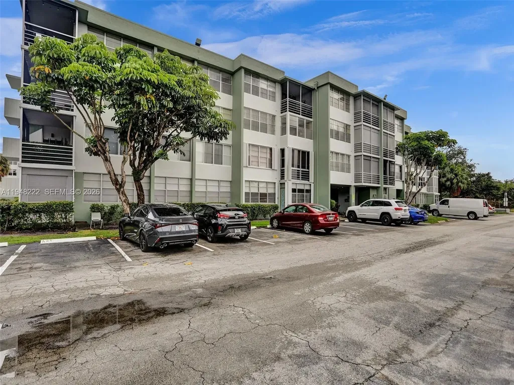 2771 Taft Street Hollywood FL 33020
